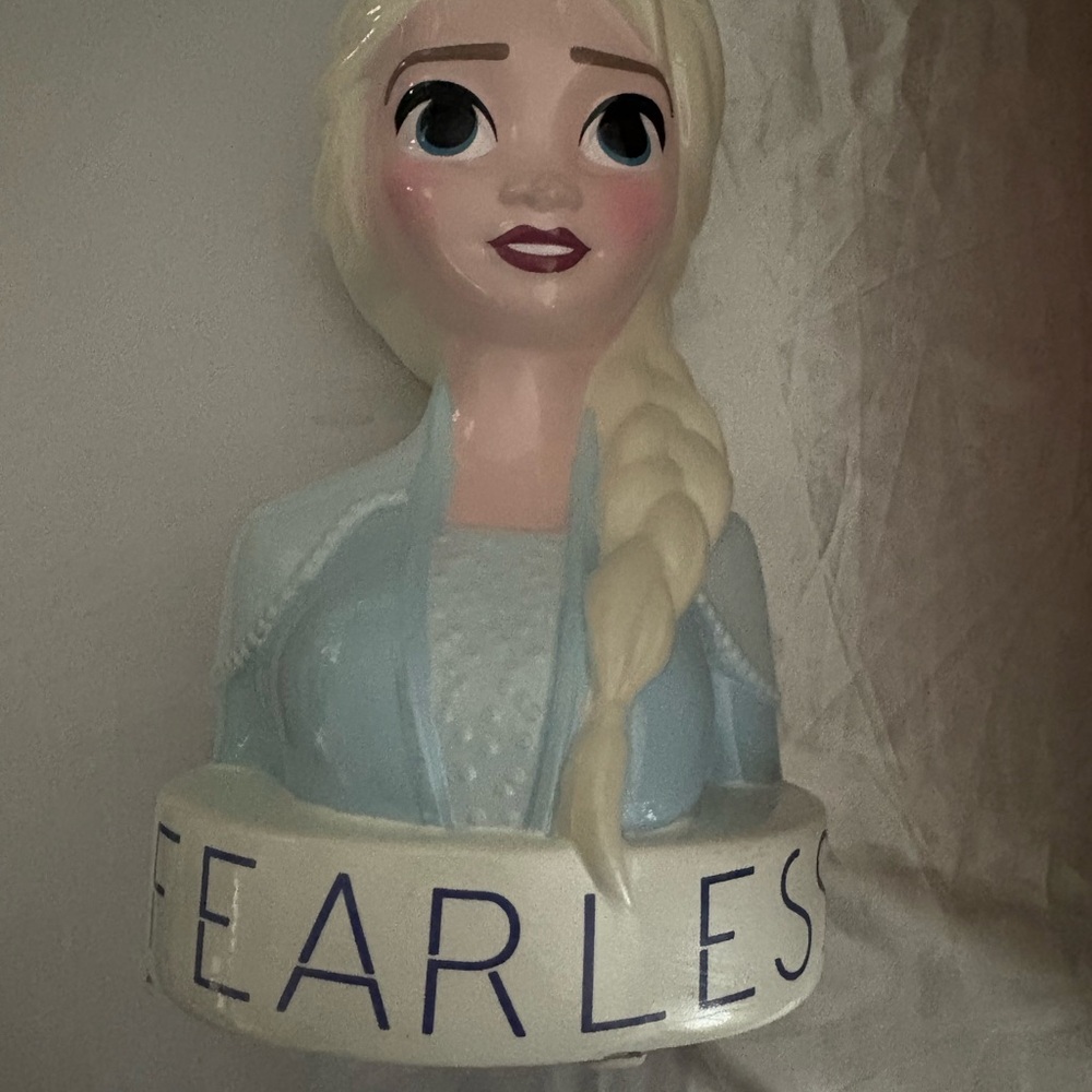 Disney Elsa frozen fearless bank